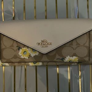 COACH WALLET!!